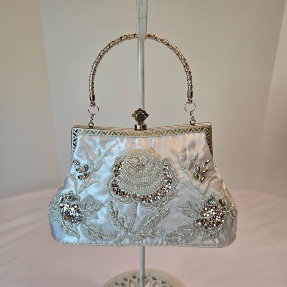 ELEOPTION Beaded Sequin Design Metal Frame Kissing Lock Satin Interior Party Bag - Picture 2 of 9